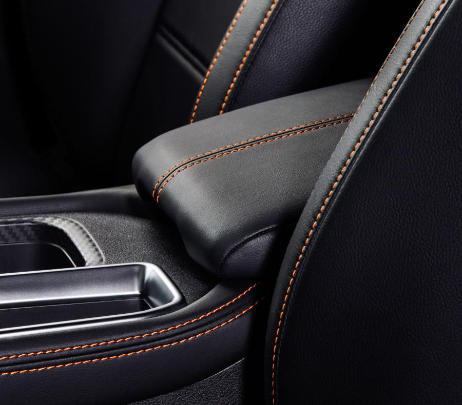 Детали интерьера Nissan Sentra SR 2020 года  (NA) (фото 2 из 51)